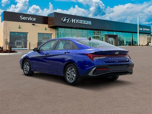 New 2025 Hyundai Elantra Blue image 5