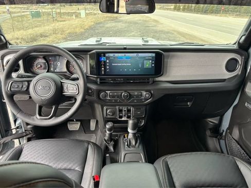 Used 2025 Jeep Gladiator Sport AWD/4WD image 21