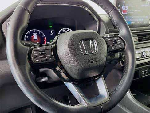 Used 2025 Honda Pilot EX-L image 16