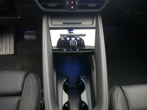 Certified 2026 Porsche Macan 4 Electric AWD/4WD image 35