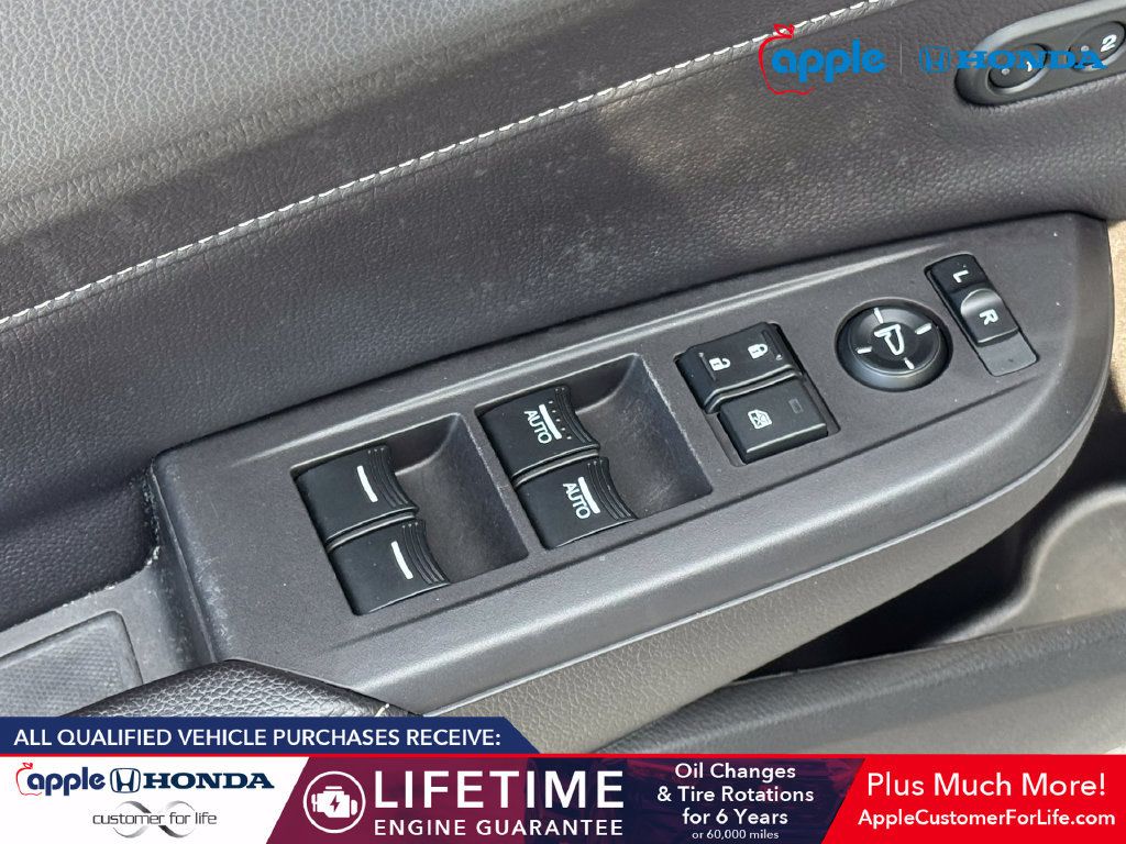 Used 2020 Acura ILX w/ Premium Package FWD image 9