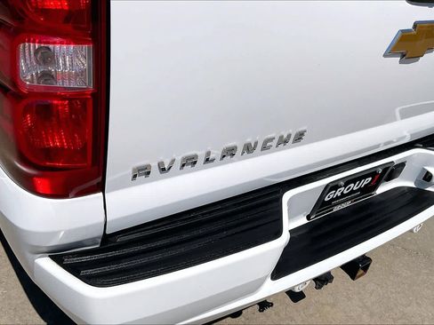 Used 2012 Chevrolet Avalanche LTZ RWD image 28