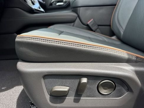 New 2026 GMC Yukon AT4 w/ AT4 Premium Plus Package AWD/4WD image 13