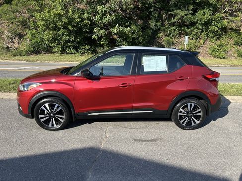 Used 2019 Nissan Kicks SR FWD image 3