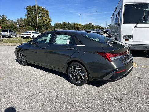 New 2025 Hyundai Elantra Limited image 12