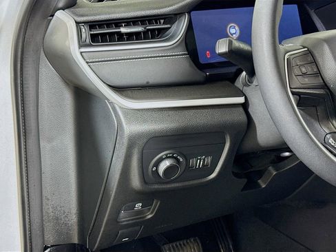 Used 2023 Jeep Grand Cherokee Altitude image 8