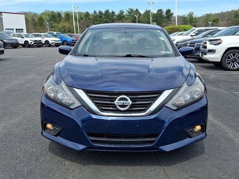 Used 2017 Nissan Altima 2.5 SR FWD image 2