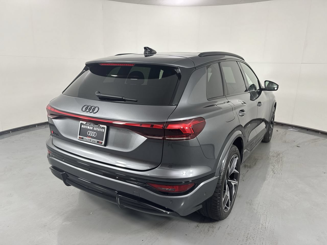 Used 2025 Audi SQ6 e-tron Premium Plus w/ Premium Plus AWD/4WD image 35