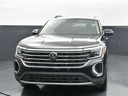 Used 2025 Volkswagen Atlas SE AWD/4WD image 8