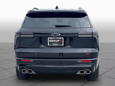 Used 2025 Chevrolet Traverse RS w/ LPO, Floor Liner Package FWD image 5
