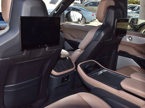 New 2025 Lincoln Navigator L Black Label image 19