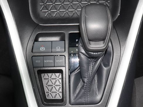Used 2024 Toyota RAV4 XLE FWD image 19