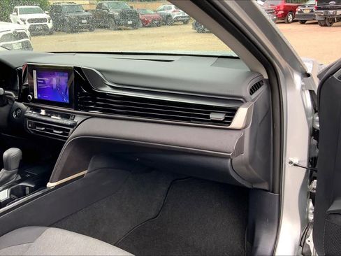 Used 2025 Toyota Camry LE w/ Convenience Package image 18