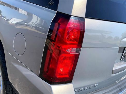 Used 2018 Chevrolet Tahoe Premier AWD/4WD image 29