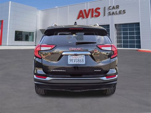 Used 2024 GMC Terrain SLT image 7