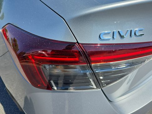 Used 2025 Honda Civic Sport image 32