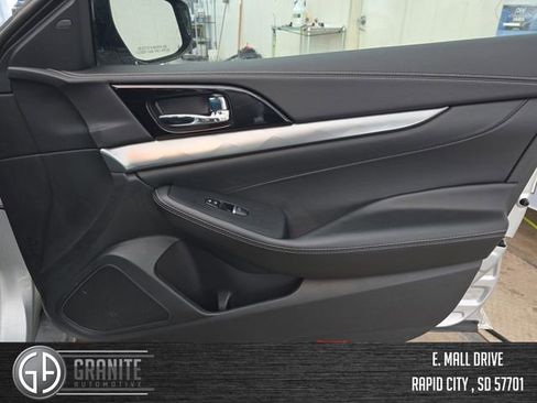 Used 2023 Nissan Maxima SV w/ Floor Mat Group image 18