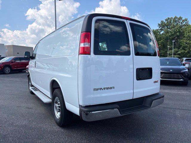 Used 2025 GMC Savana 2500 w/ Driver Convenience Package RWD image 3