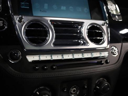 Used 2015 Rolls-Royce Ghost Base image 31
