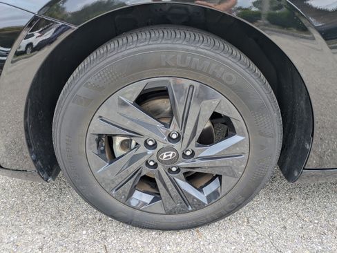 Used 2023 Hyundai Elantra SEL FWD image 11