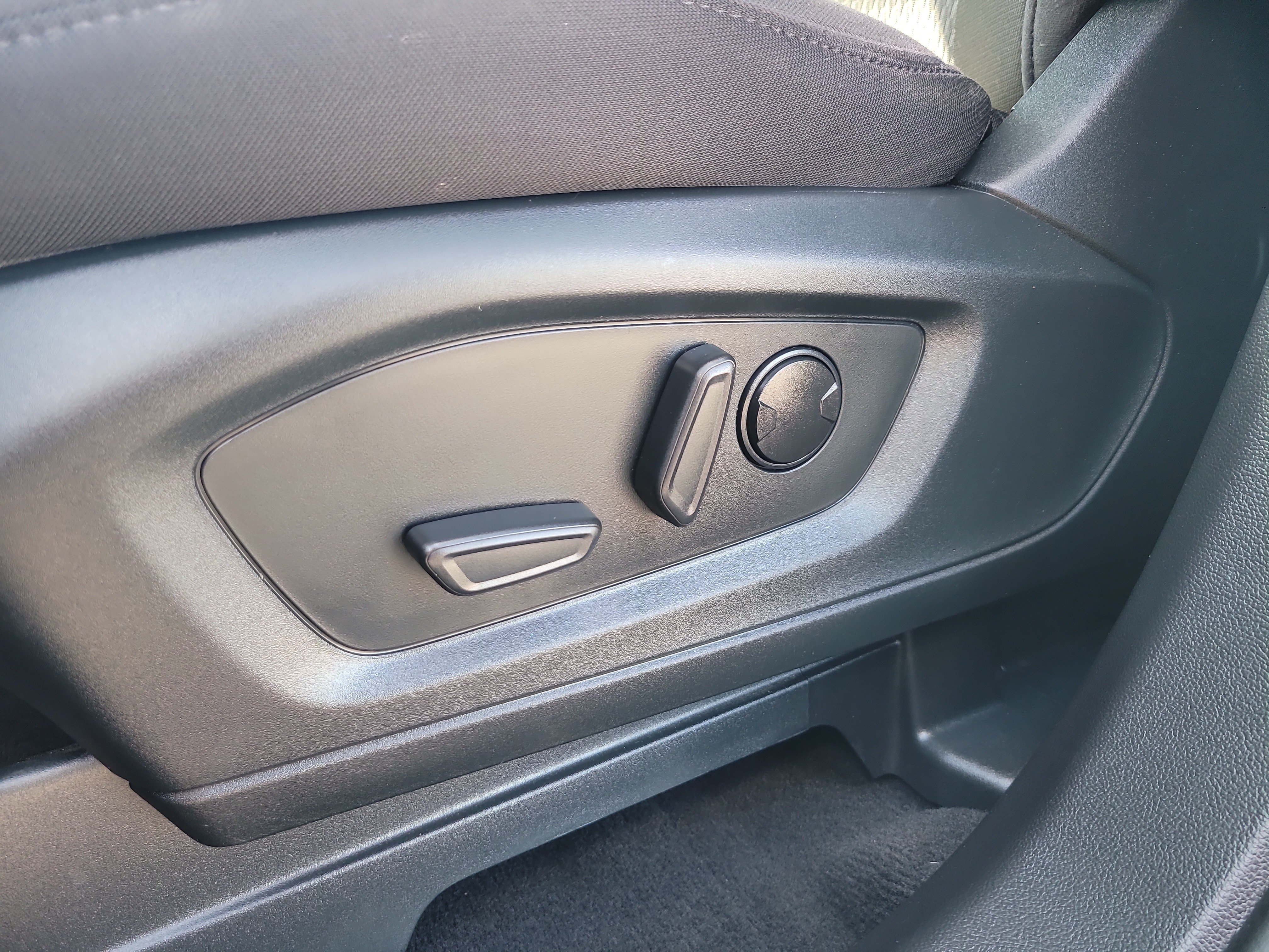 Used 2023 Ford Explorer XLT RWD image 19