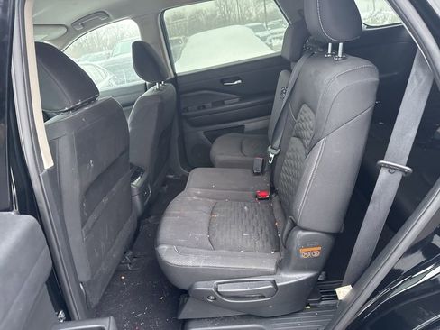 Used 2022 Nissan Pathfinder SV image 10