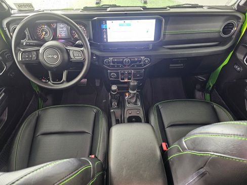 Used 2025 Jeep Gladiator Sport image 21