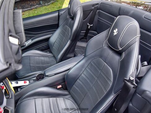 Used 2016 Ferrari California T image 39