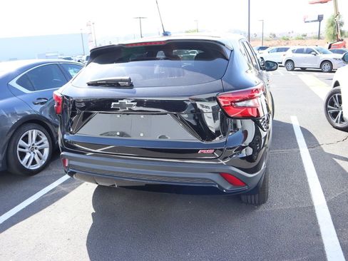 Used 2025 Chevrolet Trax RS w/ Sunroof Package FWD image 4