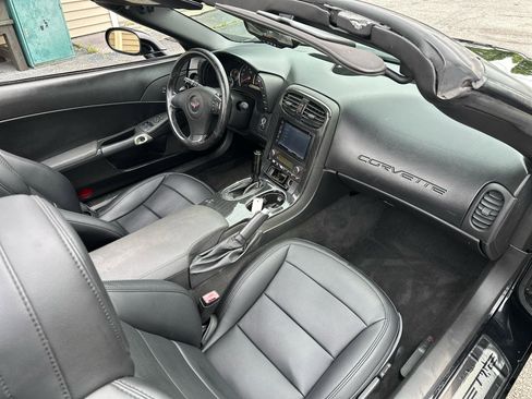 Used 2013 Chevrolet Corvette Convertible RWD image 16