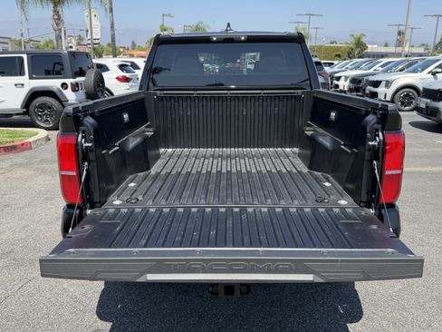 Used 2025 Toyota Tacoma SR5 RWD image 10