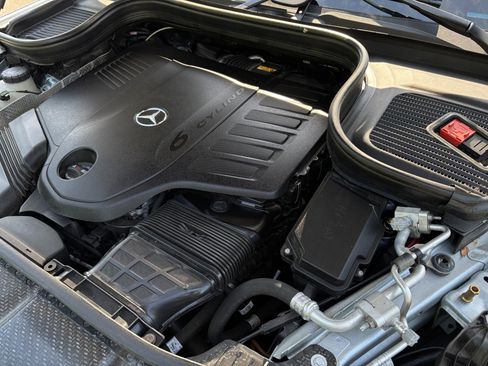 Used 2025 Mercedes-Benz GLE 450 4MATIC image 53