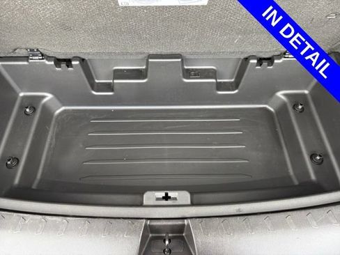 Used 2019 Chevrolet Traverse Premier w/ Driver Confidence II Package FWD image 18