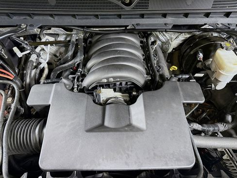 Used 2018 Chevrolet Silverado 1500 LT w/ All Star Edition image 38