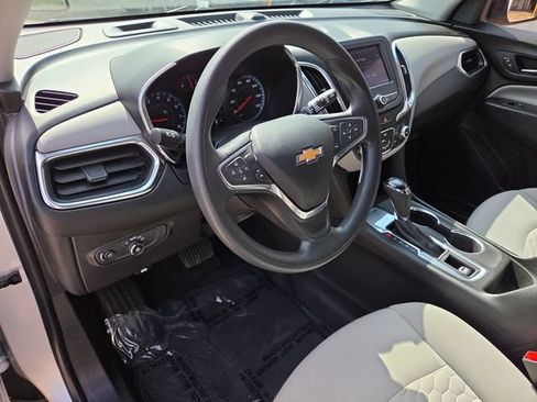 Used 2021 Chevrolet Equinox LS w/ LS Convenience Package FWD image 17