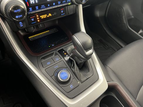 Used 2020 Toyota RAV4 Limited image 33