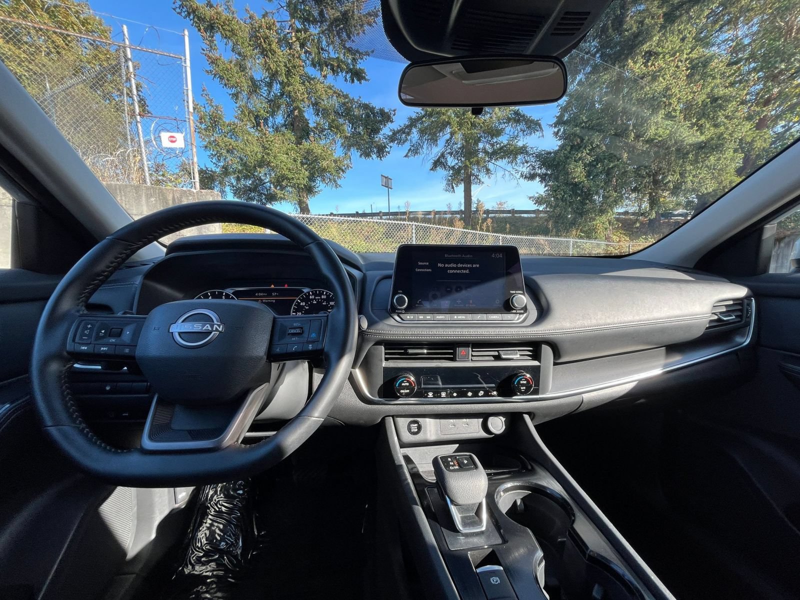 Used 2025 Nissan Rogue SV AWD/4WD image 34
