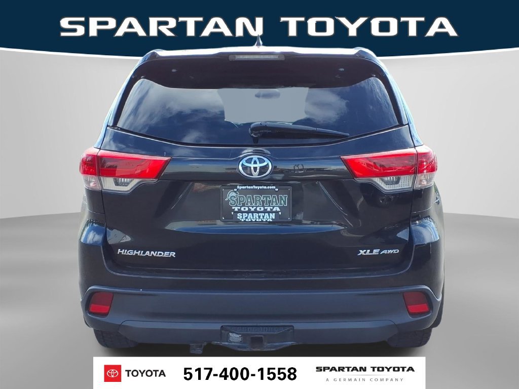 Used 2019 Toyota Highlander XLE AWD/4WD image 8