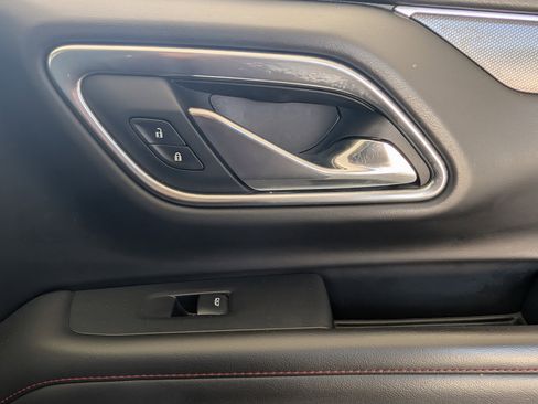 Used 2021 Chevrolet Suburban RST w/ Luxury Package image 23