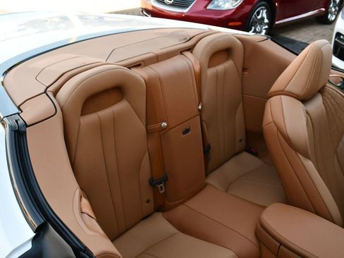 Used 2022 Lexus LC 500 Convertible image 17