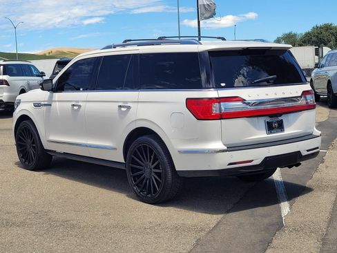 Certified 2019 Lincoln Navigator Reserve AWD/4WD image 6