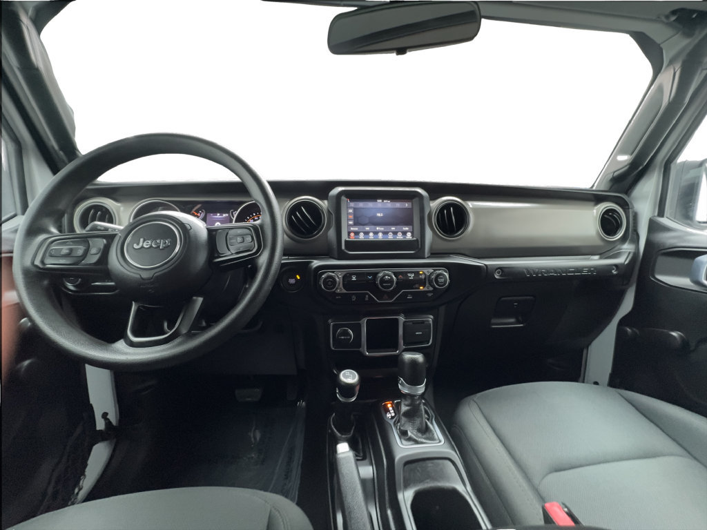 Used 2022 Jeep Wrangler Sport AWD/4WD image 32