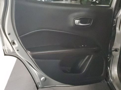 Used 2020 Jeep Compass Trailhawk image 16