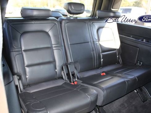 Used 2021 Lincoln Navigator Reserve image 13