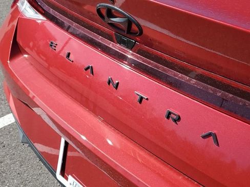 Used 2023 Hyundai Elantra SEL w/ Preferred Accessory Package image 31