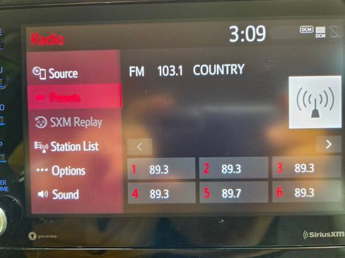 Used 2022 Toyota Corolla LE FWD image 22