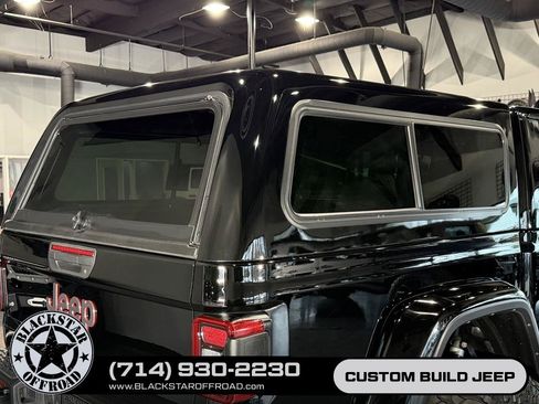 Used 2022 Jeep Gladiator Rubicon w/ LED Lighting Group AWD/4WD image 27