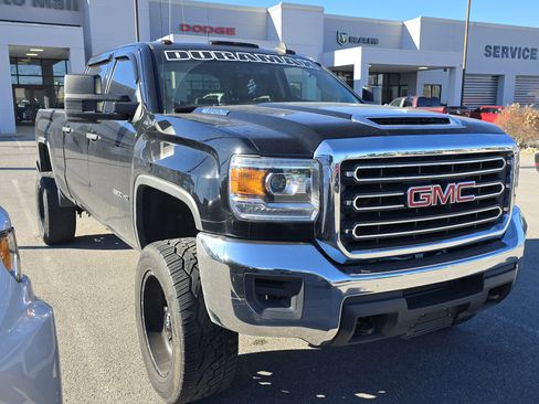 Used 2018 GMC Sierra 2500 4x4 Crew Cab w/ Sierra Convenience Package image 1