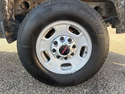 Used 2017 GMC Sierra 2500 2WD Crew Cab image 20