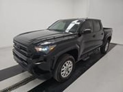 Used 2025 Toyota Tacoma SR5 AWD/4WD image 1